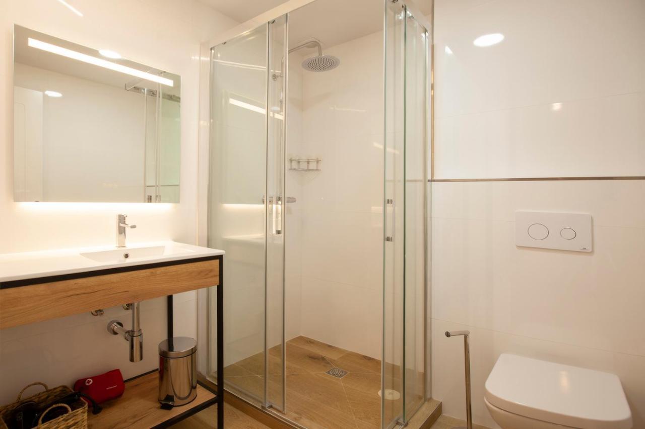 Apartamentos Reina Victoria Santander Exterior photo